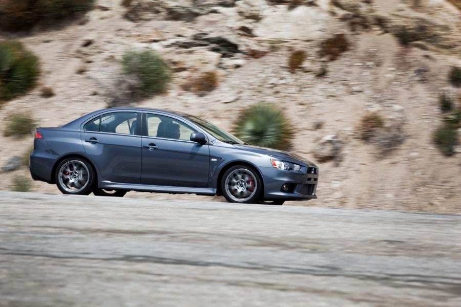  Mitsubishi Lancer Evolution X MR Touring 2012 года  (фото 28 из 34)